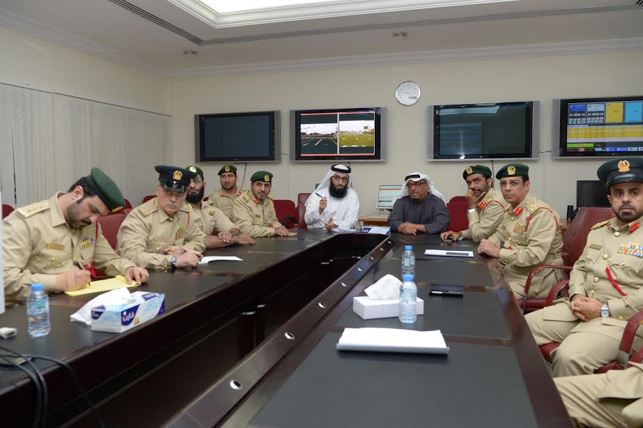 Dhahi Khalfan inspects developmental projects at Dubai police operation room